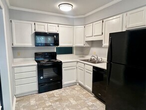 4607 Lawndale Dr in Greensboro, NC - Building Photo - Building Photo