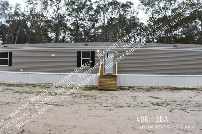 27 Sam Doyle Dr in Saint Helena Island, SC - Building Photo - Building Photo