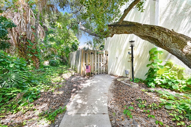 8703 Jasmine Ct in Cape Canaveral, FL - Building Photo - Building Photo