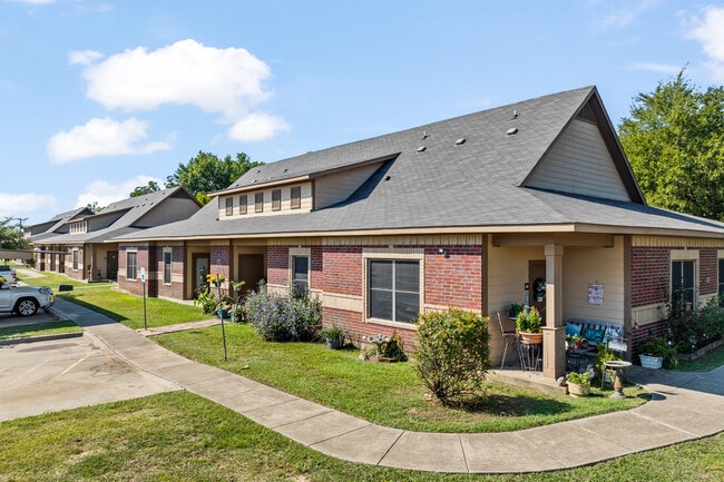 Mexia Gardens Apartments in Mexia, TX - Building Photo - Building Photo