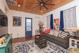 235 Belmont in San Antonio, TX - Building Photo - Building Photo