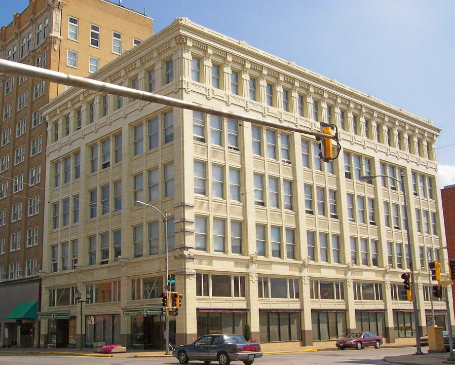 Halbach Schroeder Lofts in Quincy, IL - Building Photo