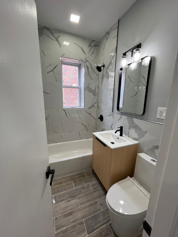 property at 117 Wade St
