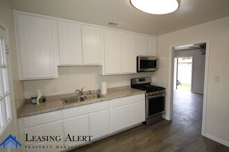 700 S Kalisher St in San Fernando, CA - Building Photo - Building Photo