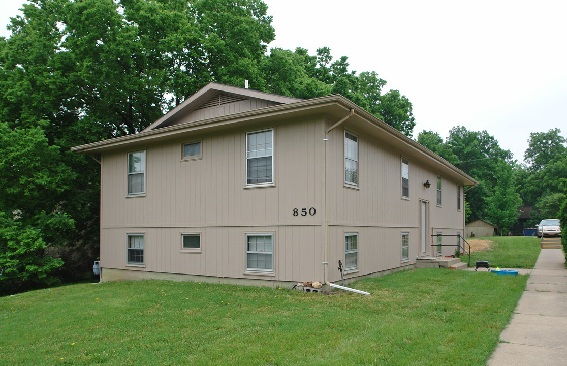 850 Highland Dr in Lawrence, KS - Foto de edificio