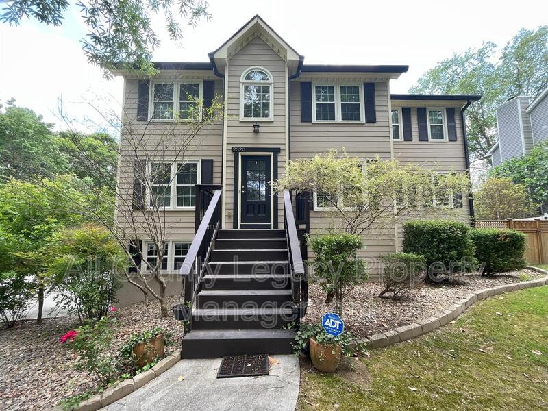 2320 Springdale Dr in Snellville, GA - Building Photo