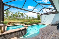 6875 Saona CT in Naples, FL - Foto de edificio - Building Photo