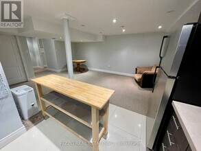 455 Oak Park Ave in Toronto, ON - Building Photo - Building Photo