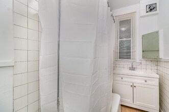 822 W 35th St in Minneapolis, MN - Building Photo - Building Photo