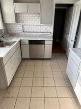 672 N Fred Shuttlesworth Cir in Cincinnati, OH - Building Photo - Building Photo