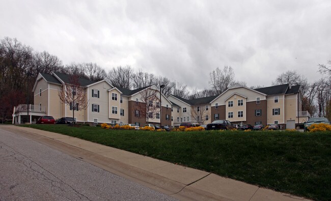 Zion Terrace Apartments in Akron, OH - Foto de edificio - Building Photo