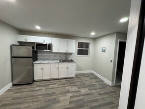 315 NW 8th Ave in Boynton Beach, FL - Building Photo - Building Photo