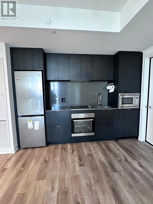 property at 86 Dundas St E