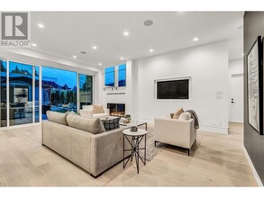 4500 Canterbury Crescent in North Vancouver, BC - Building Photo - Building Photo