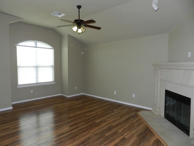 4827 Southwest Waterstone Place in Lawton, OK - Building Photo - Building Photo