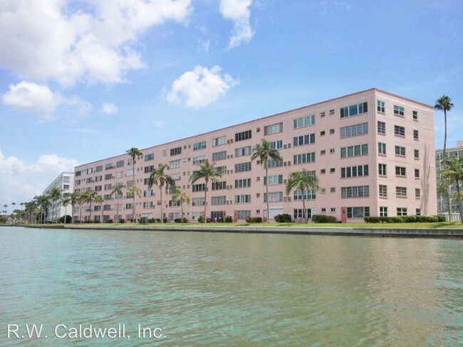 6025 Shore Blvd S-Unit -#604 in Gulfport, FL - Building Photo - Building Photo