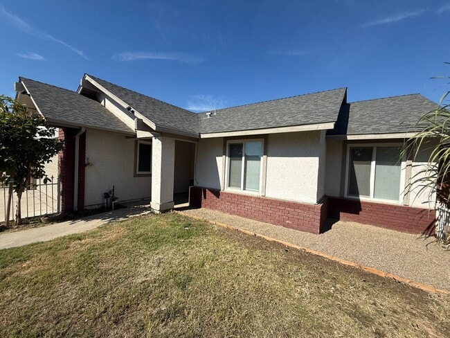 2025 Boulder Creek Dr in Modesto, CA - Building Photo - Building Photo