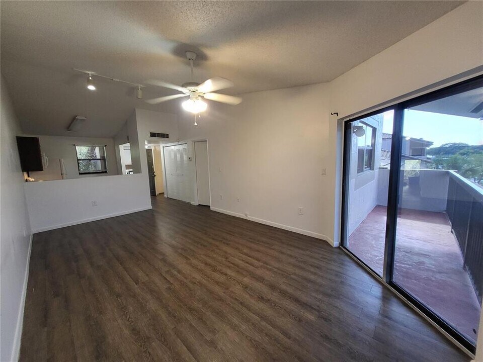 9921 Nob Hill Pl, Unit #9921 in Sunrise, FL - Foto de edificio