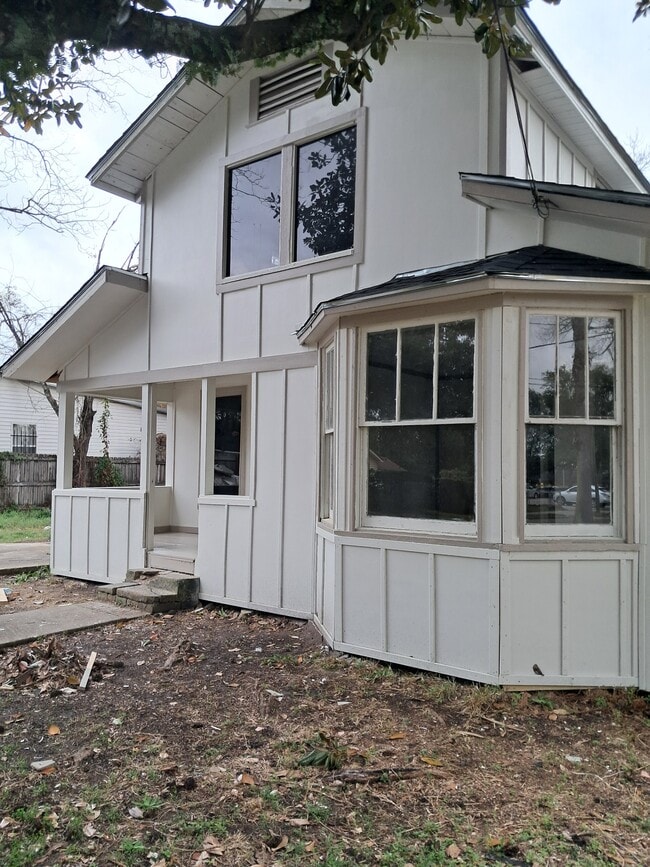 2351 Dukes Ave in Mobile, AL - Foto de edificio - Building Photo
