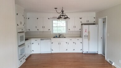 356 Canterbury Rd in Charleston, SC - Building Photo - Building Photo