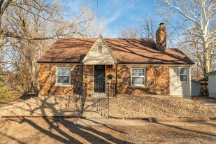 1540 S Campbell Ave in Springfield, MO - Building Photo