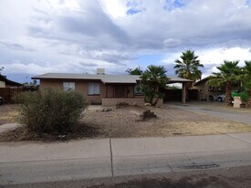 8424 W Monterosa St in Phoenix, AZ - Building Photo