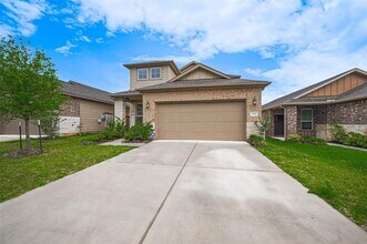 7076 Silverleaf Oak St in Conroe, TX - Building Photo - Building Photo
