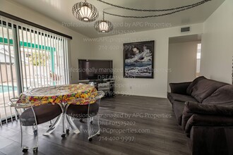 17321 Destry Cir in Huntington Beach, CA - Building Photo - Building Photo