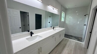 2693 Jeannin Dr in North Port, FL - Building Photo - Building Photo
