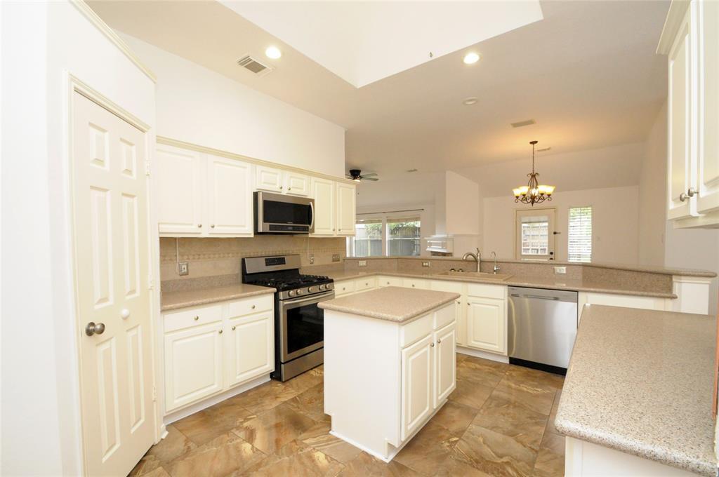 7443 Colony Bend Ln in Missouri City, TX - Foto de edificio
