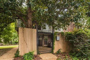 1687 Regents Park Dr in Memphis, TN - Building Photo