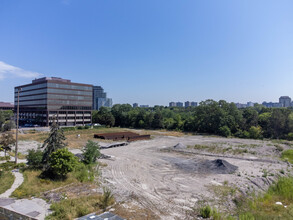 Central Park -Tower 1 in Toronto, ON - Building Photo - Building Photo