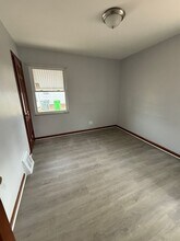 11712 McCracken Rd in Garfield Heights, OH - Building Photo - Building Photo