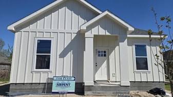 1333 Angela St in Arabi, LA - Building Photo