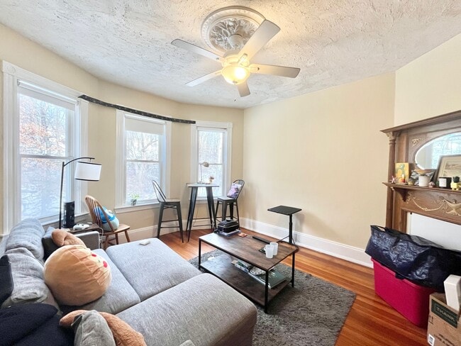 88 Fisher Ave, Unit 2