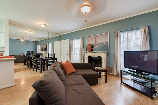 7326 Regency Square Ct in Houston, TX - Building Photo - Building Photo