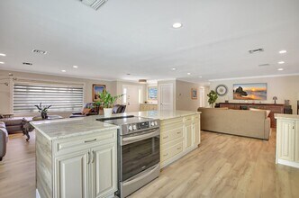 1599 Isabel Rd Oeste in Boca Raton, FL - Building Photo - Building Photo