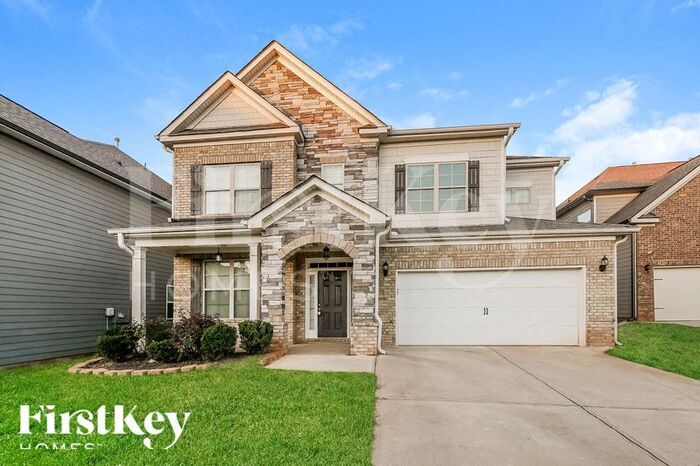 520 Palm Springs Cir in Fairburn, GA - Foto de edificio