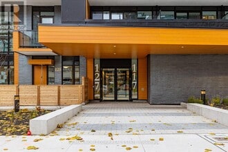 127 Broadway Ave in Toronto, ON - Building Photo - Building Photo