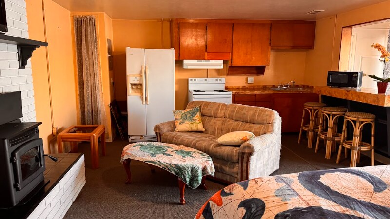 12590 Seabeck Hwy NW in Seabeck, WA - Foto de edificio