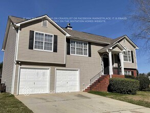 301 Summer Hill Cir in Stockbridge, GA - Building Photo - Building Photo