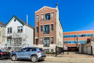 1330 W Fletcher St in Chicago, IL - Building Photo - Building Photo
