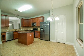 1006 Hondo Ln in Hutto, TX - Building Photo - Building Photo