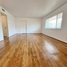 4149 Lovers Ln in Dallas, TX - Building Photo - Building Photo