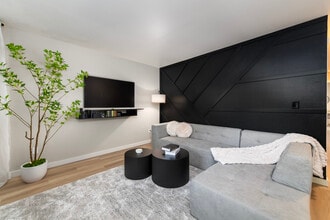 Regency Apartments in Vancouver, WA - Building Photo - Building Photo