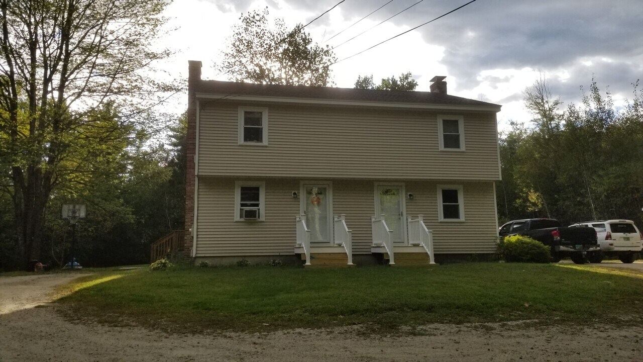 212 Jennison Rd in Milford, NH - Building Photo