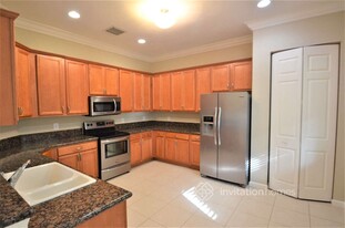 4944 Cypress Ln in Coconut Creek, FL - Foto de edificio - Building Photo