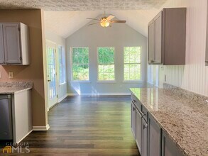 30 Standing Rock Rd in Senoia, GA - Building Photo - Building Photo