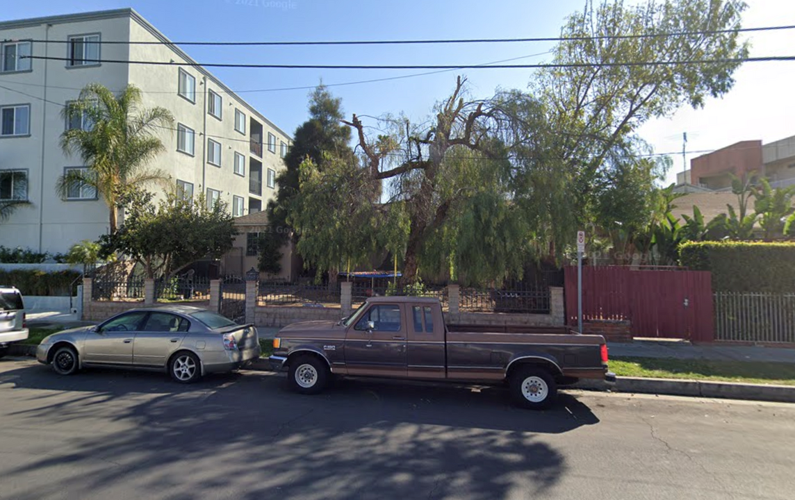 8232 Sepulveda Pl in Panorama City, CA - Building Photo