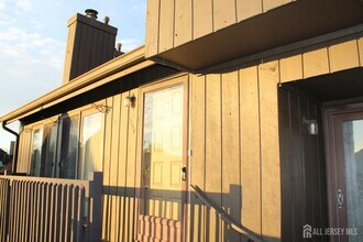 224 Westgate Dr in Edison, NJ - Building Photo - Building Photo